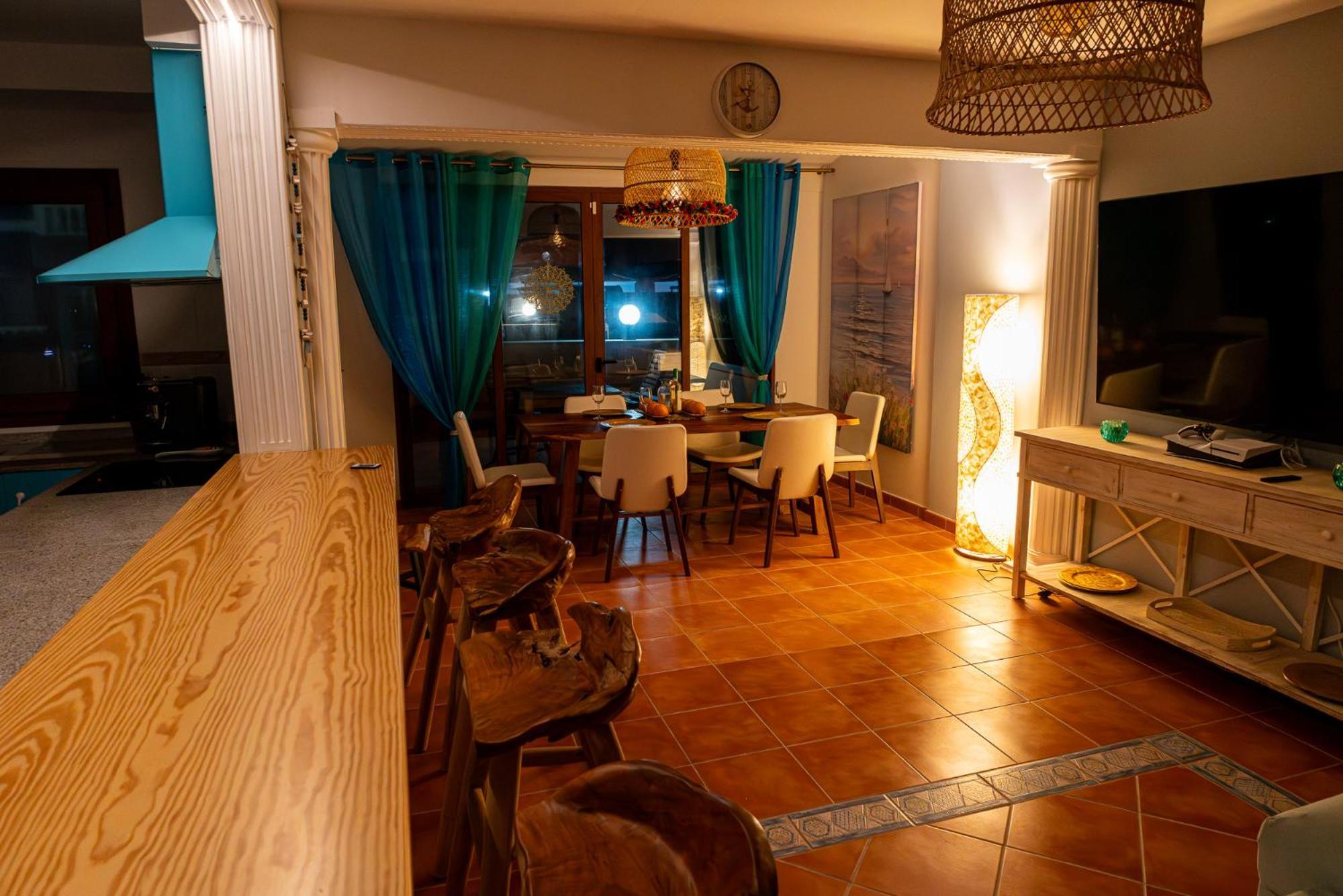 Villa Oceana - Cliffside Retreat Коста де Антигуа Екстериор снимка