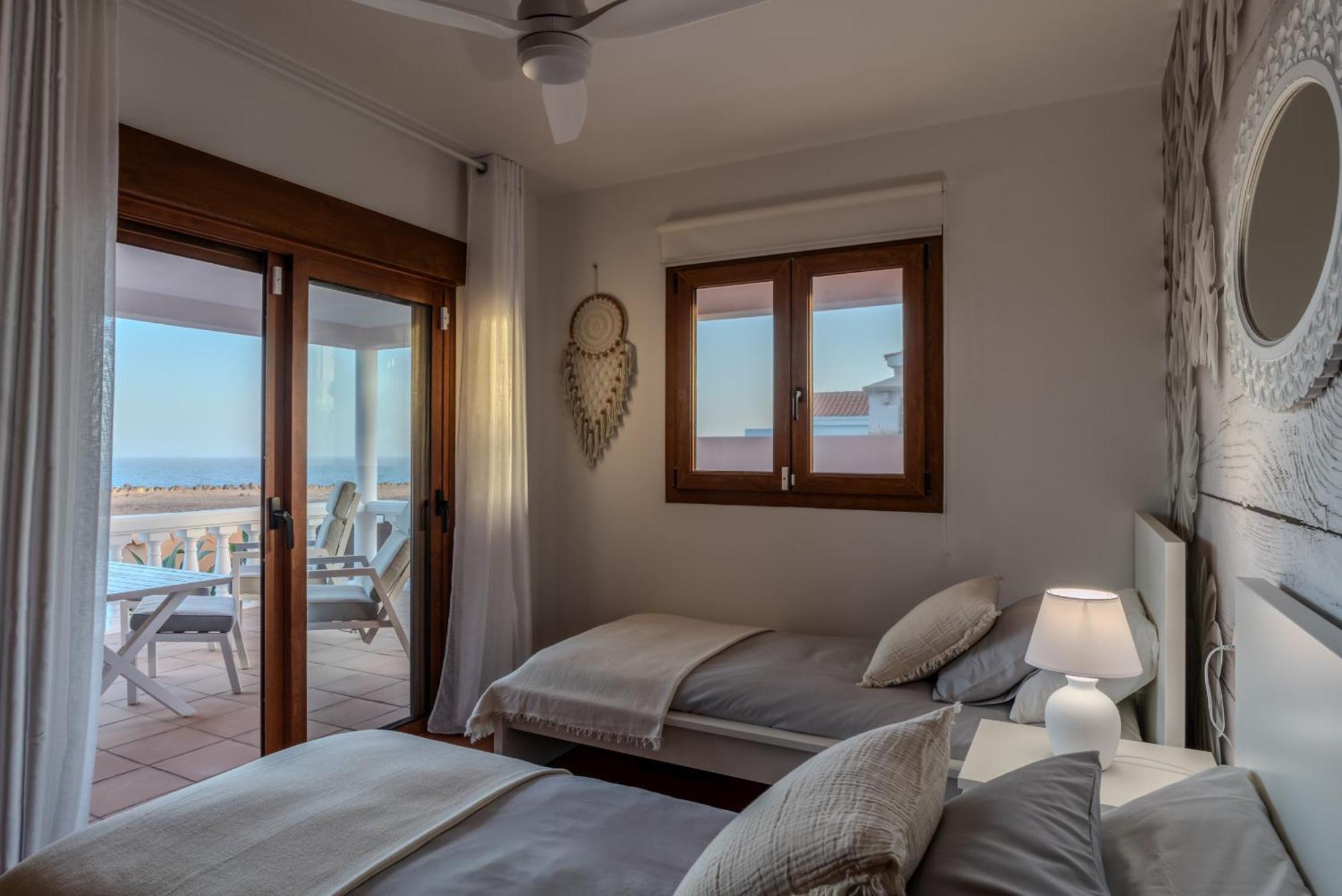 Villa Oceana - Cliffside Retreat Коста де Антигуа Екстериор снимка